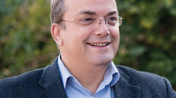 kostantelos_sel1_s